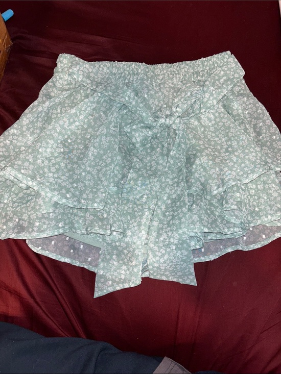 Altar'd State Pants - NWOT Small Green Floral Skort